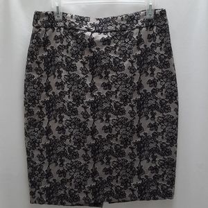 EUC Ann Taylor taupe & black jacquard pencil sz 10